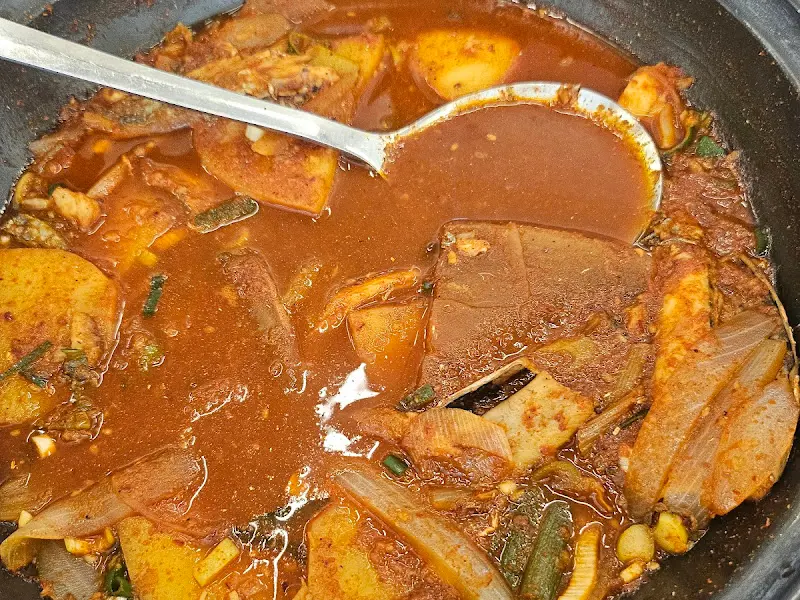 갈치조림의 붉은 향연