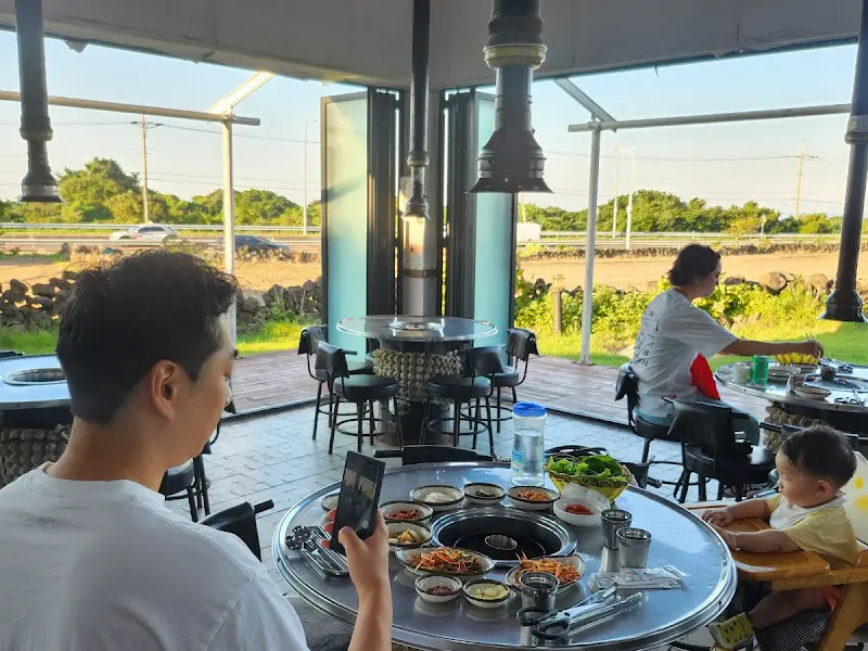 식당 내부 전경