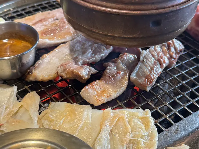 고기 굽는 모습