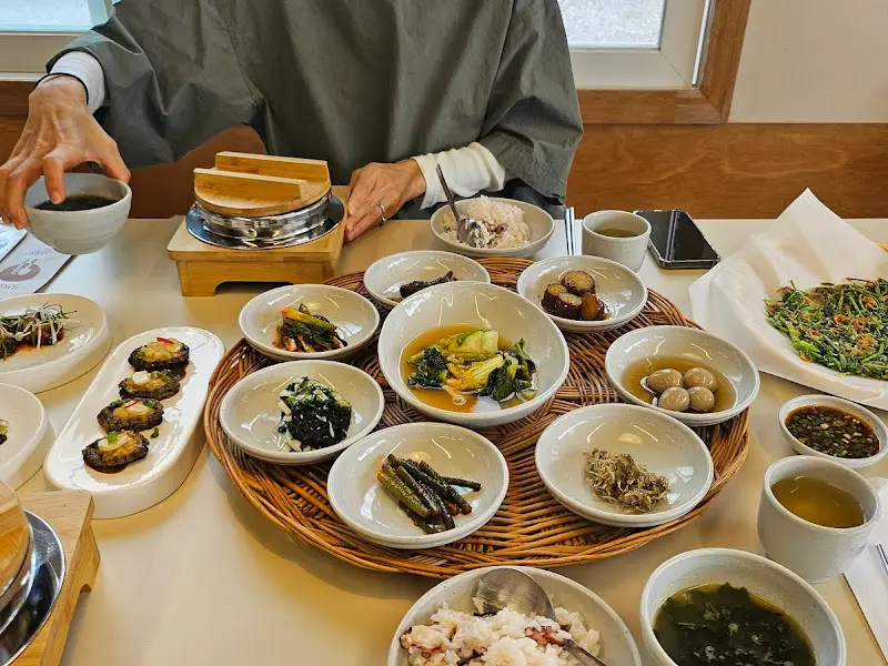 제주초가집 점심 정식 한상차림