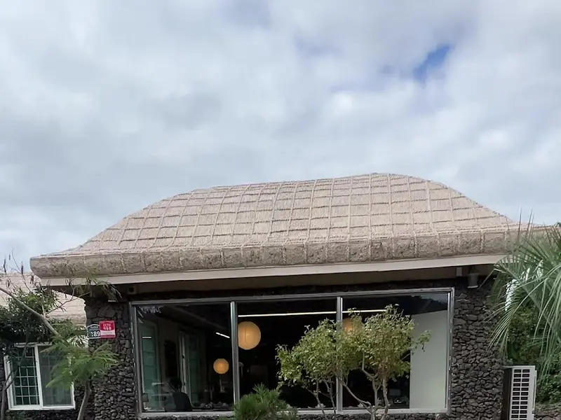 제주초가집 외관