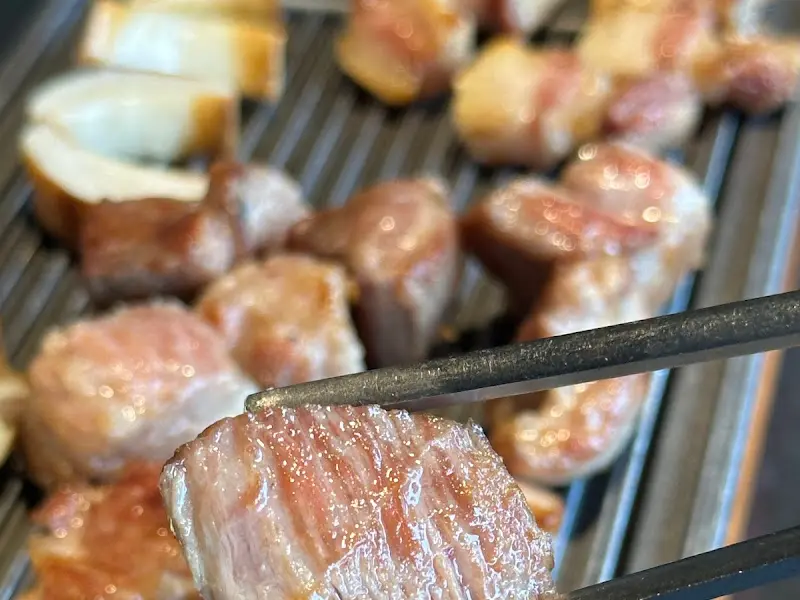 깔끔하게 차려진 밑반찬 한상차림