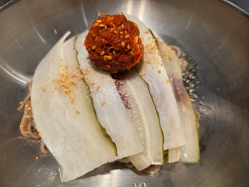 매콤달콤 비빔메밀국수