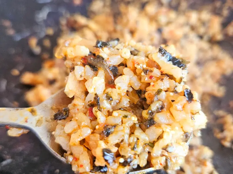 볶음밥 크게 한 숟갈