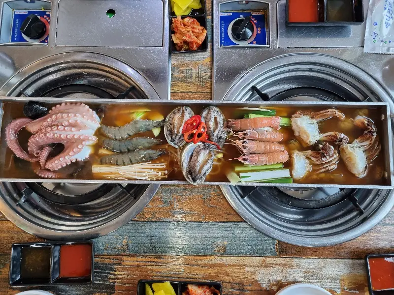 자매국수에서 든든하게 배를 채우고 떠나는 제주 여행