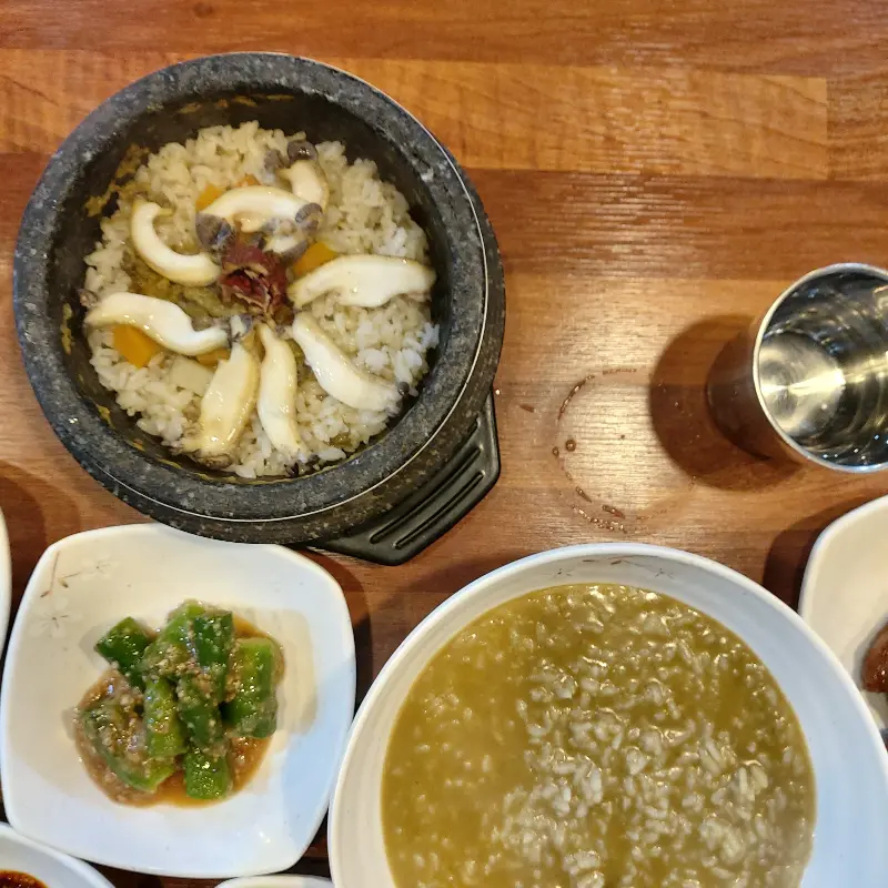 전복돌솥밥과 게우젓