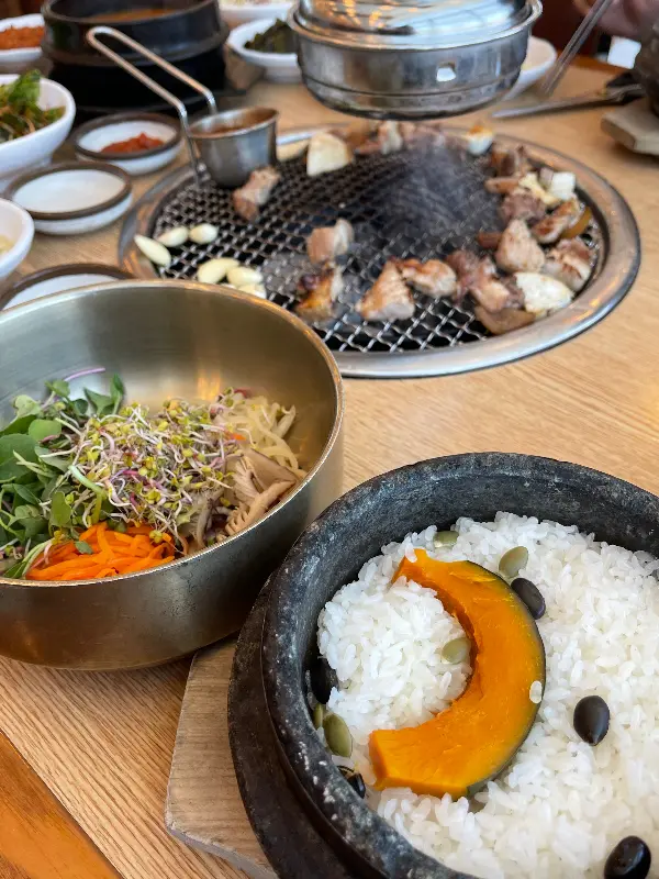 돌솥밥과 비빔밥