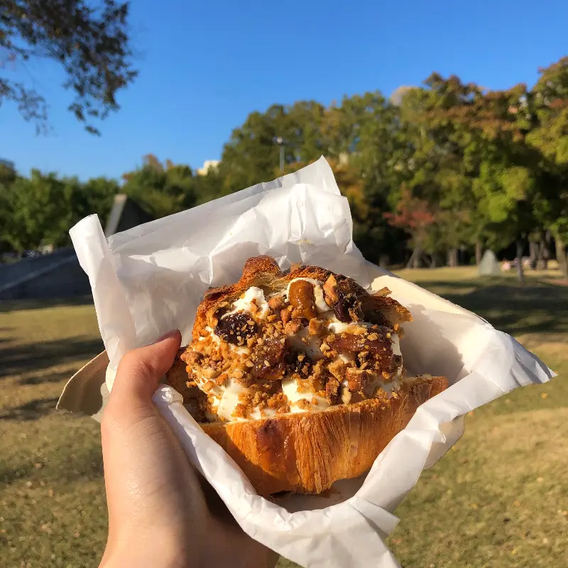 크림이 가득한 빵