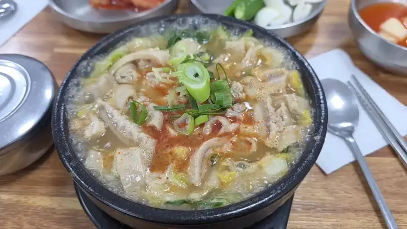 내장 가득한 해장국