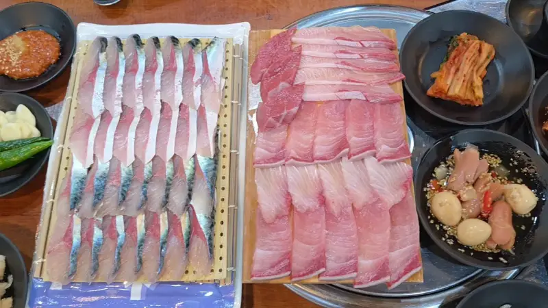 신선한 고등어회