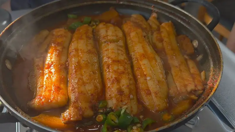 보글보글 끓는 순살 갈치조림