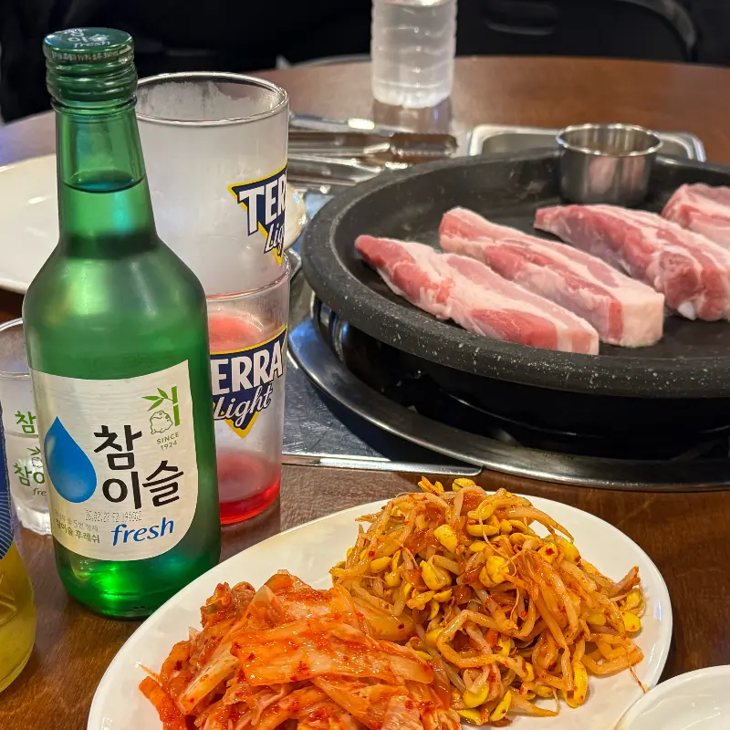 흑돼지와 함께 즐기는 한라산 소주