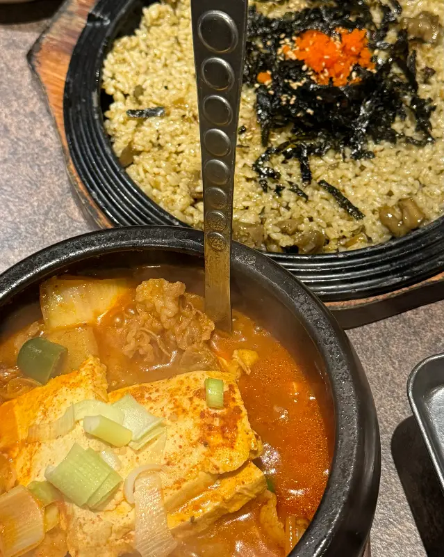 김치찌개와 볶음밥