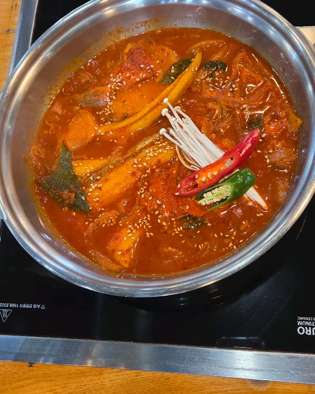 보글보글 끓는 갈치조림