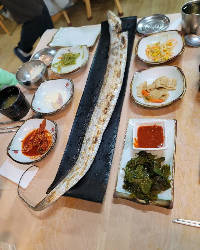 통갈치구이 한 상 차림