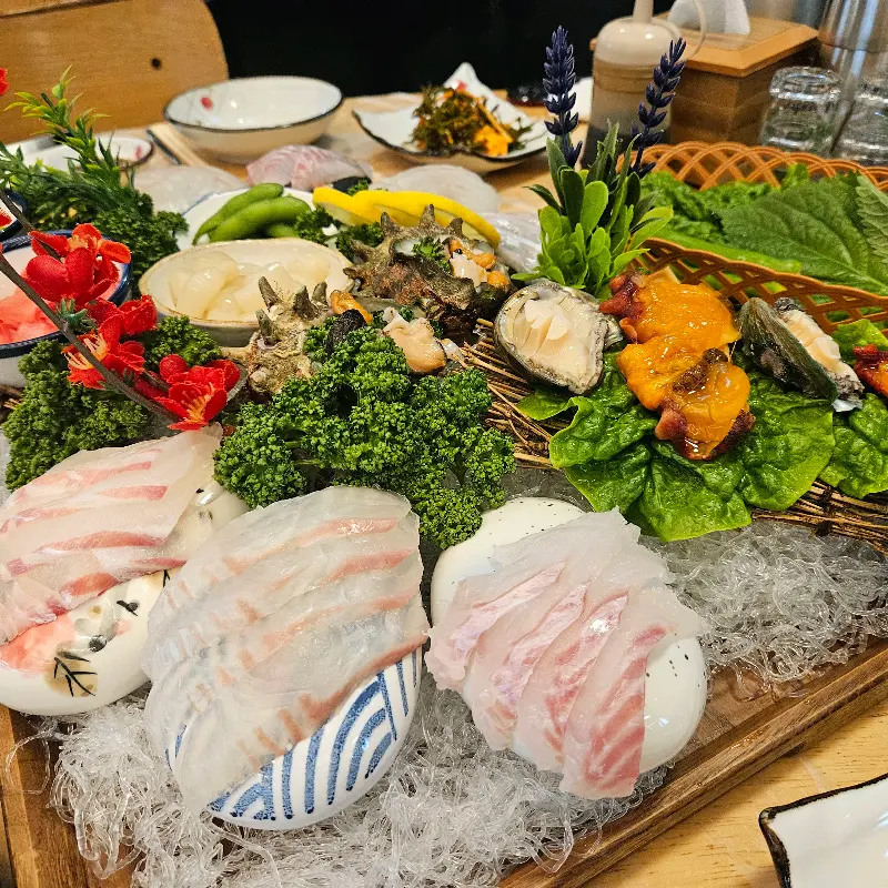 싱싱한 회와 해산물