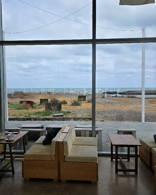 카멜커피 내부 인테리어