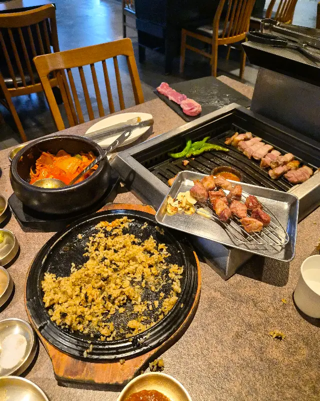 흑돼지 김치찌개와 볶음밥
