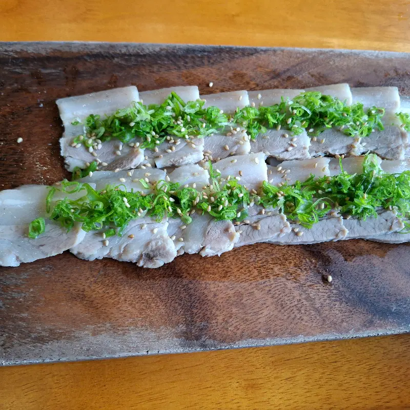 윤기 좔좔 돔베고기