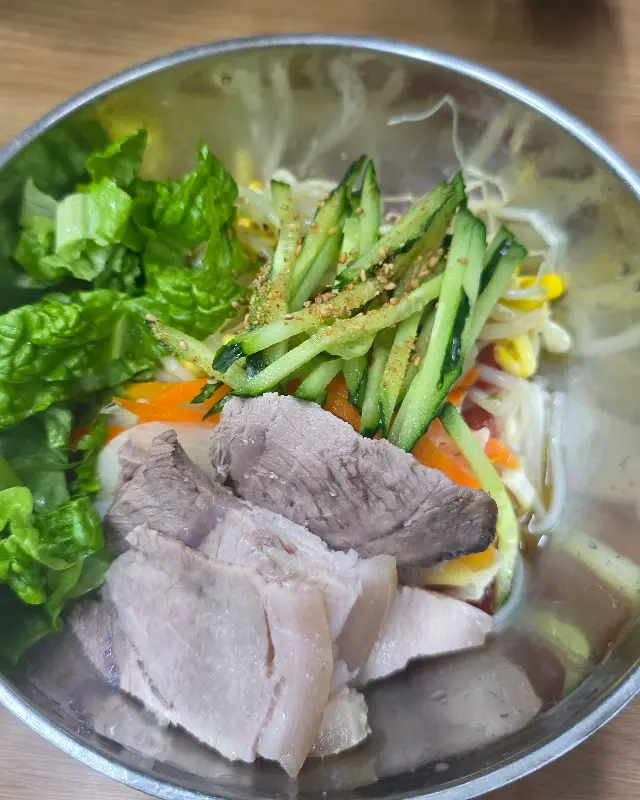 동진식당 비빔국수