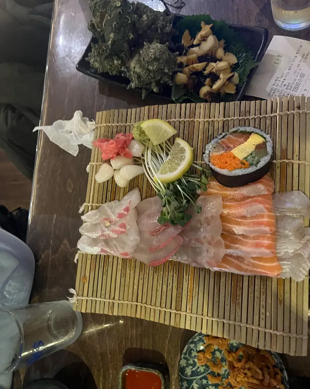 모듬회의 화려한 비주얼