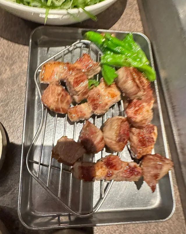 잘 구워진 흑돼지