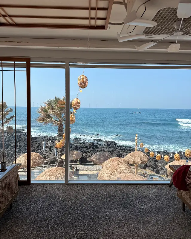 해지개 내부에서 바라본 오션뷰