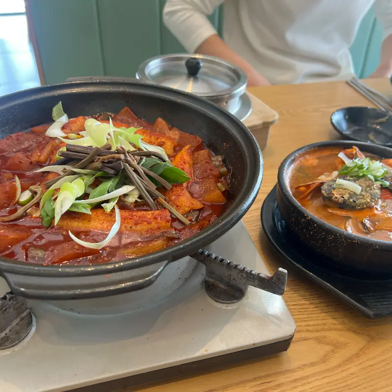 갈치조림과 뚝배기