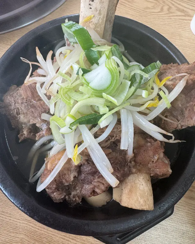 푸짐한 갈비탕