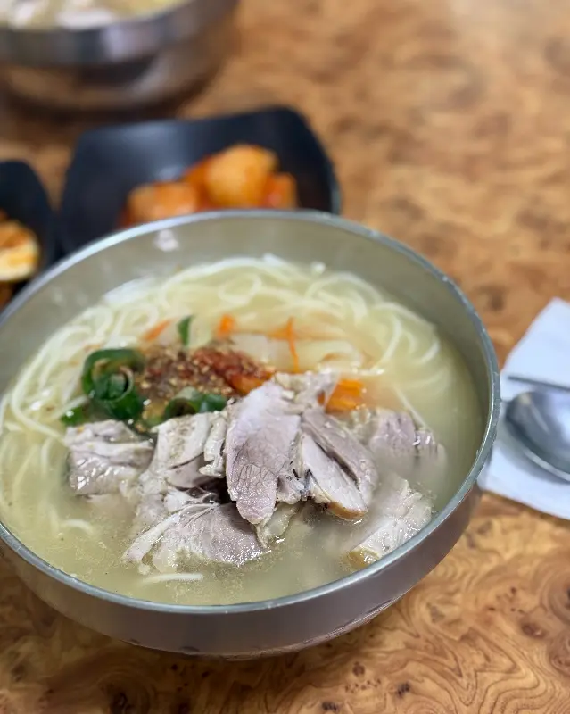 동진식당 고기국수