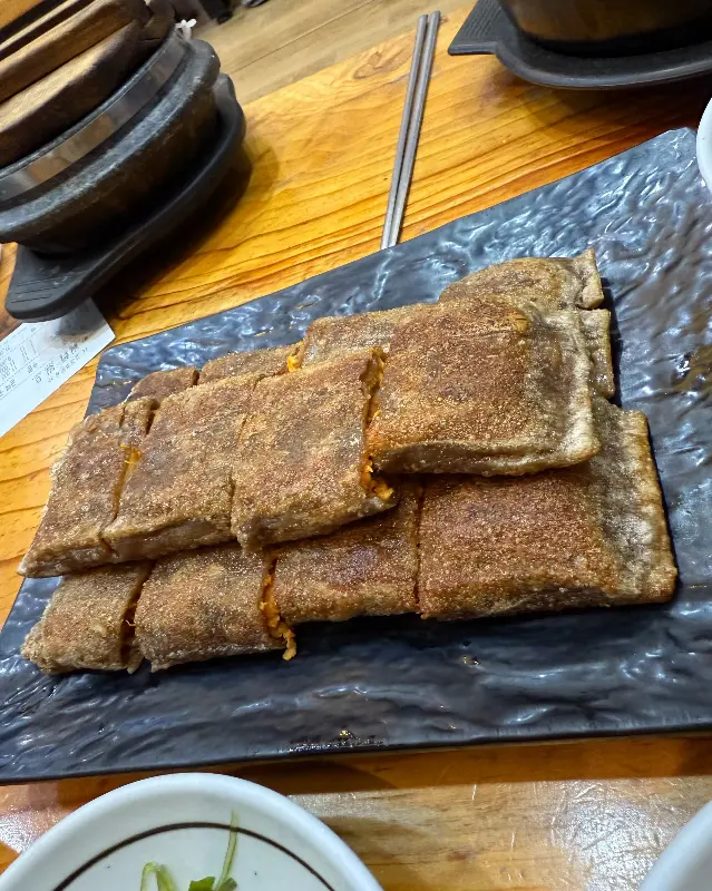 윤기가 흐르는 전병의 모습