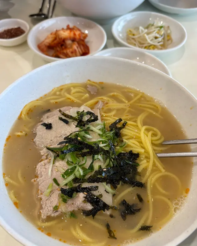 깔끔한 매장 모습