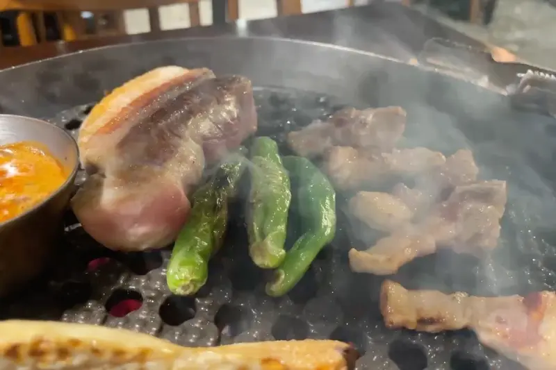 구워진 흑돼지의 모습