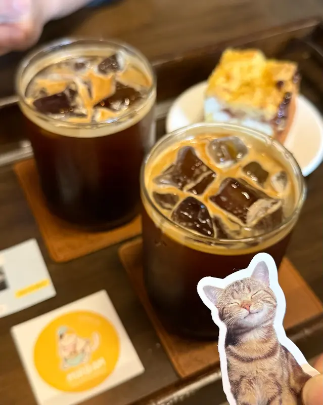 아이스 아메리카노와 에그 타르트