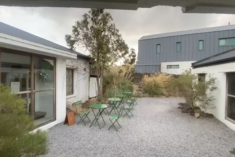 잔물결 본점 야외 공간