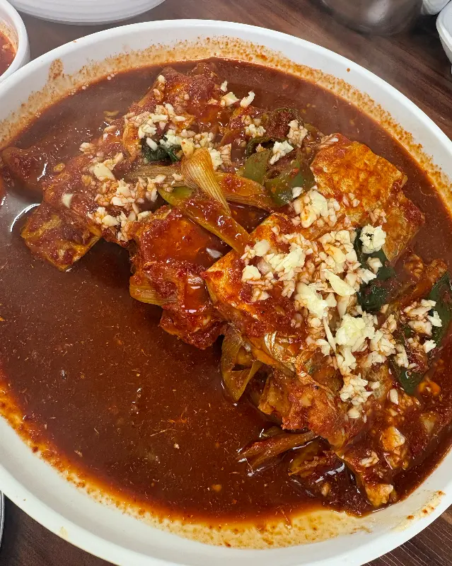 매콤한 양념이 잘 배어 있는 갈치조림