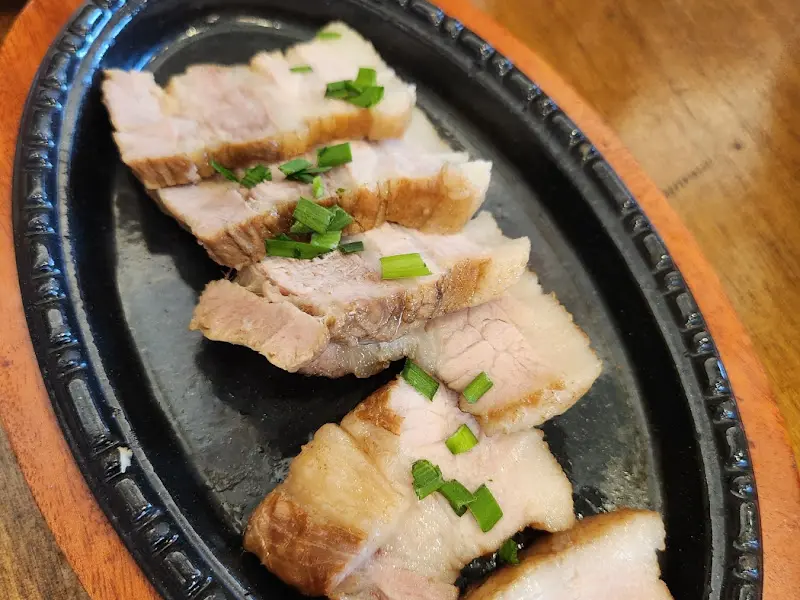 윤기가 흐르는 수육