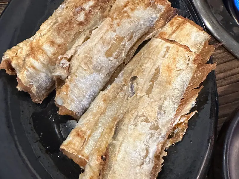 노릇하게 구워진 갈치구이