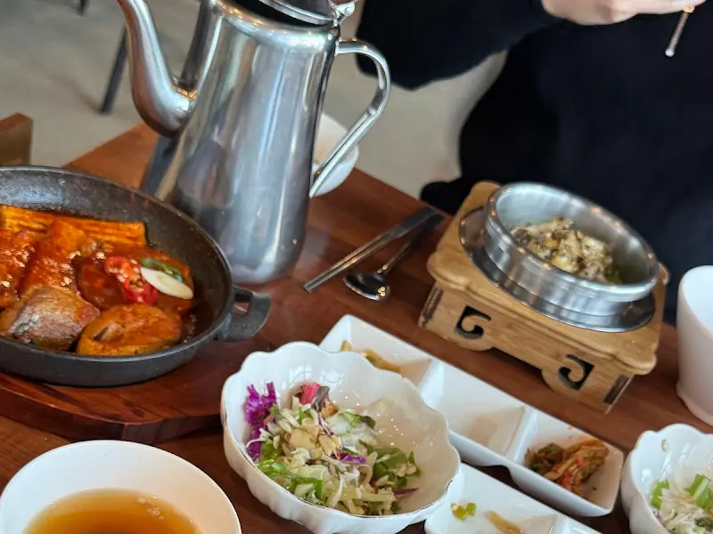 다양한 솥밥 메뉴