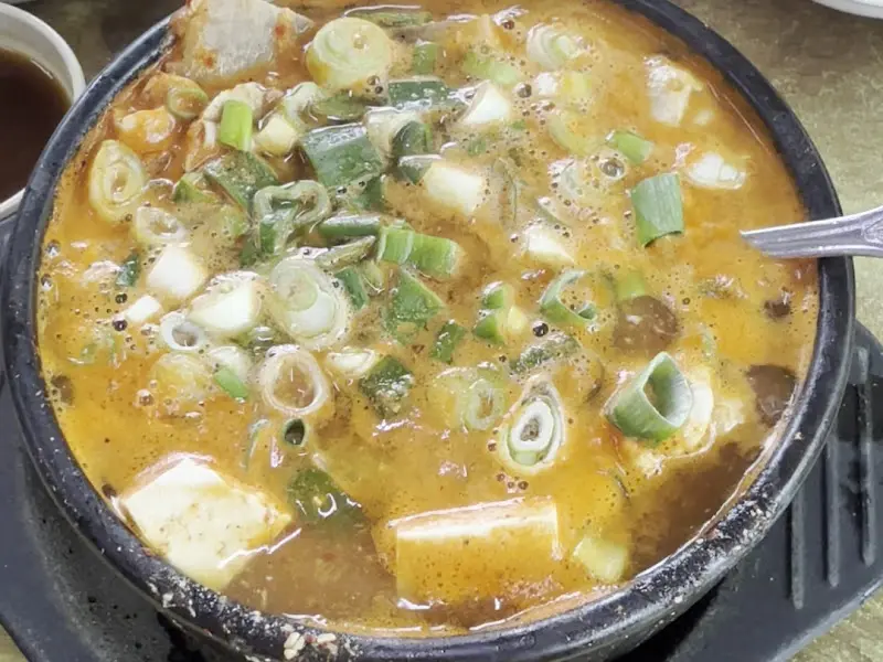 보글보글 끓는 동태찌개