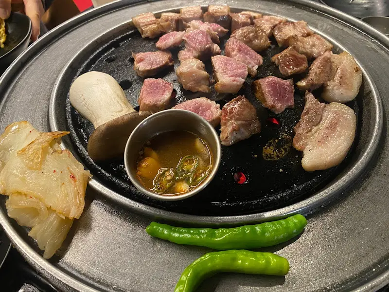 구워지고 있는 흑돼지