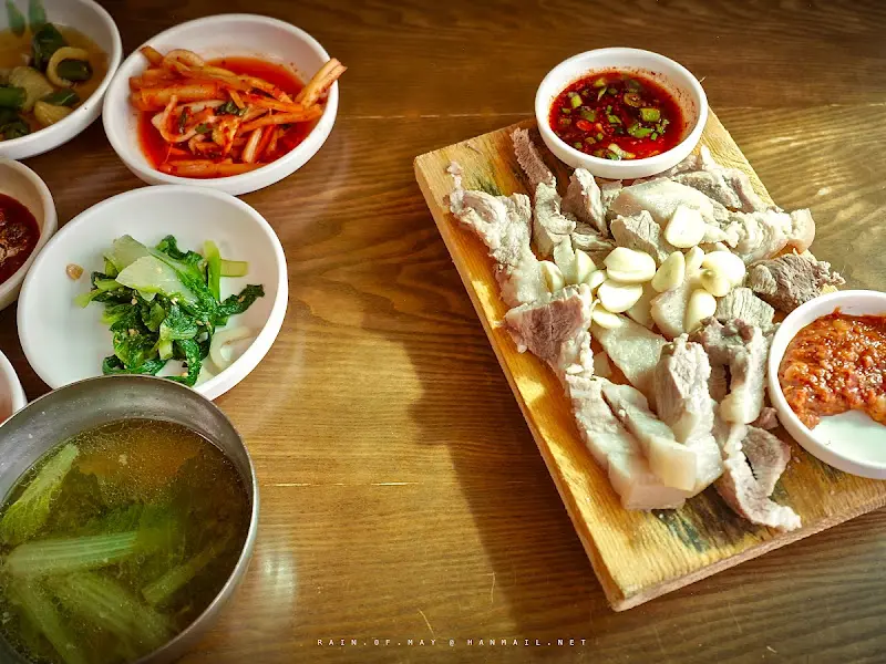 돔베고기 한 상 차림 (다른 각도)