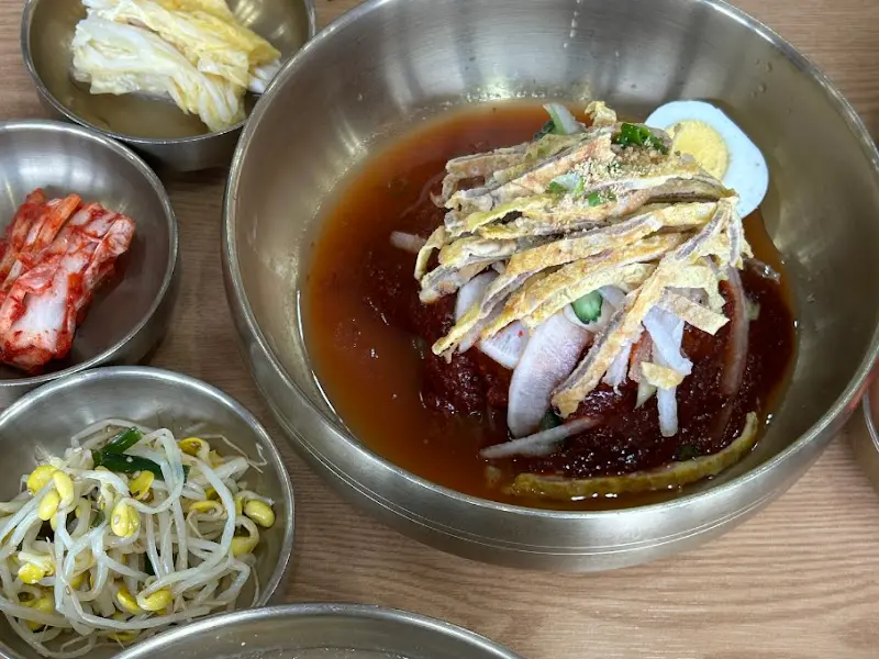 육전물냉면과 반찬