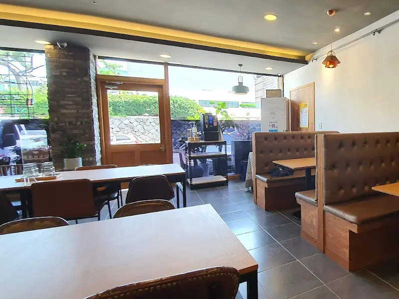 그늘집 내부 좌석