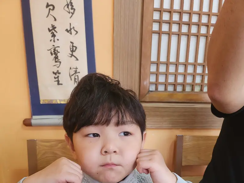 자구리국수 내부