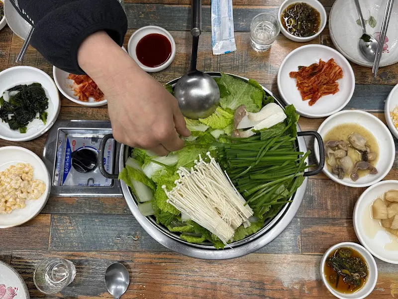 푸짐한 오리 샤브샤브 한 상