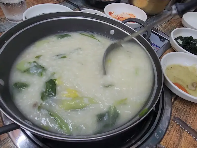 고소하고 담백한 오리 죽