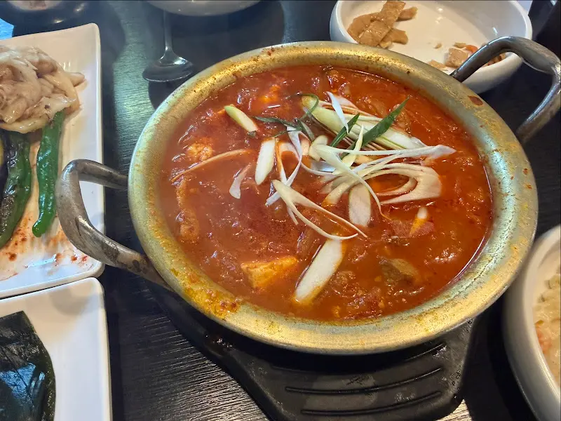 얼큰한 김치찌개