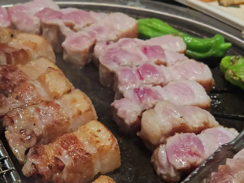 육즙 가득한 흑돼지