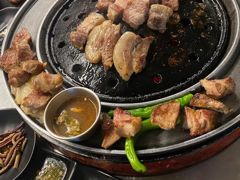 불판 위의 흑돼지